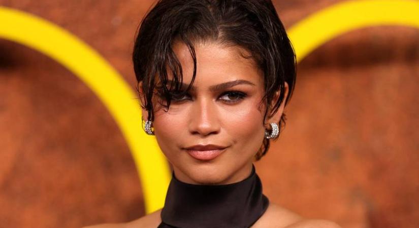 Zendaya melle oldalt kivillant az estélyiből az Eufória új évadának premierjén: ilyen dögös ruhát vett fel