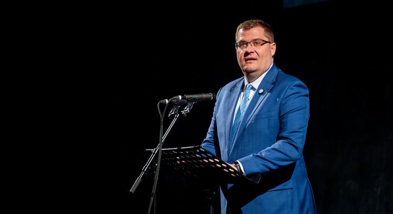 Árulónak nevezte a Miniszterelnöki Irodát vezető államtitkár Wáberer Györgyöt