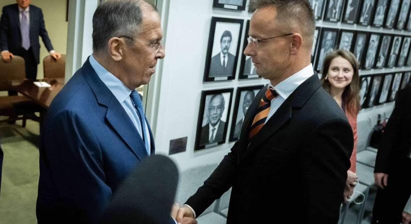 „Tudod, Szergej, mindig a rendelkezésedre állok” – mondta Lavrovnak Szijjártó Péter