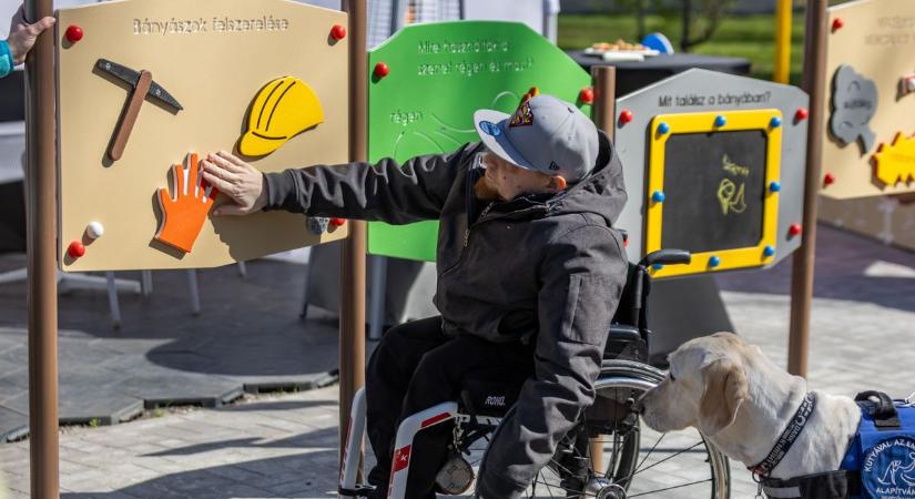 Közös játék útján formálja a szemléletet az új dorogi akadálymentes játszótér fotók