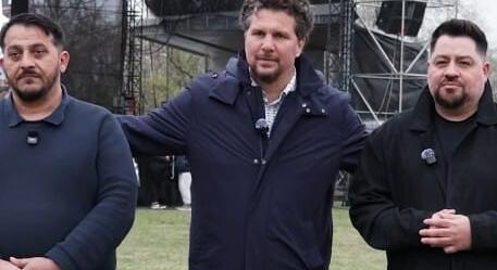 Caramel a cigány nyelven megszólaló Nagy Ervin oldalán állt ki a rendszerváltás mellett