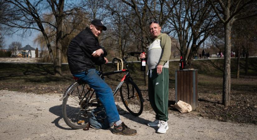 „Csak Orbánt fel ne hozza, mert itt hányom el magam” – jót és rosszat is hallottunk a kormányfőről a borsodi csatatérkörzetben