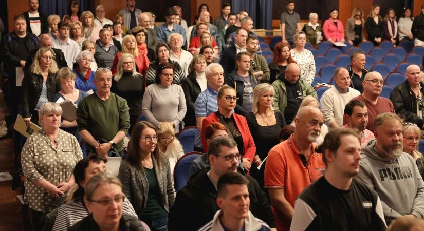 Esküt tettek a szavazatszámláló bizottságok tagjai Miskolcon