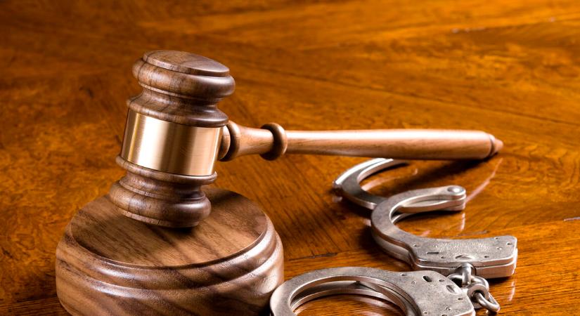 Börtönbe küldik a pécsi buszper vádlottjait