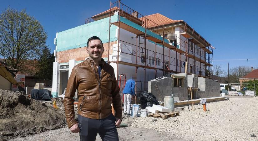 Az alap már megvan, jöhet a díszítés - Így áll az öttevényi Polgármesteri Hivatal felújítása