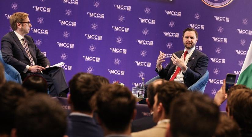 Annyira jól érzi magát az amerikai alelnök Budapesten, hogy marad még egy napot