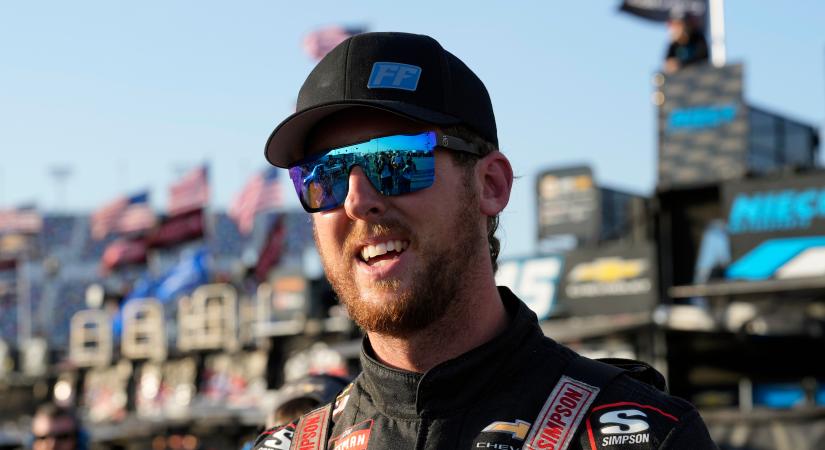 Döntött a NASCAR: Több millió követő ide, vagy oda, nem versenyezhet Talladegán Cleetus McFarland