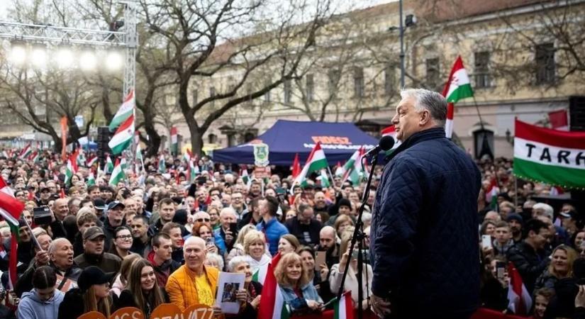 Elképesztő tömeg gyűlt össze Orbán Viktor soproni országjárásán – mutatjuk a képeket