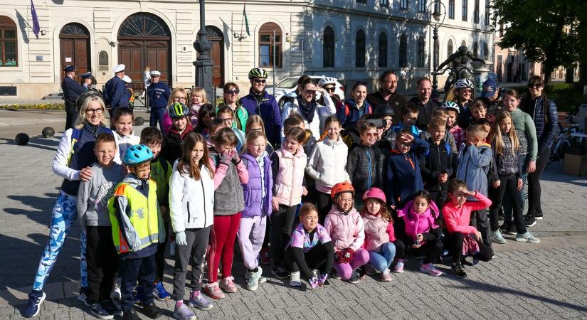 Mozdulj velünk! – közel 9000 szavazattal győzött a zalai iskola „Bicibusz” programja