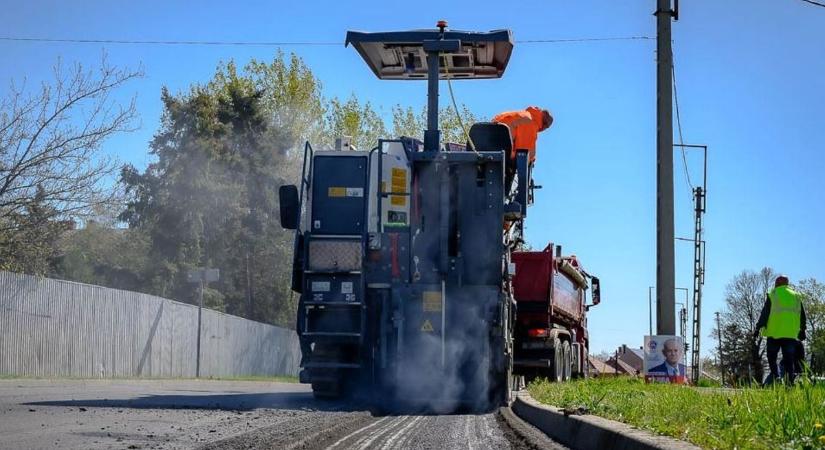 Útfelújítás Gyöngyösön: Lezártak egy utcát, mutatjuk a kerülőutat