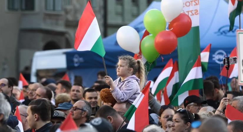 Orbán Viktor országjárása: a legkisebbek is részt vesznek az eseményen