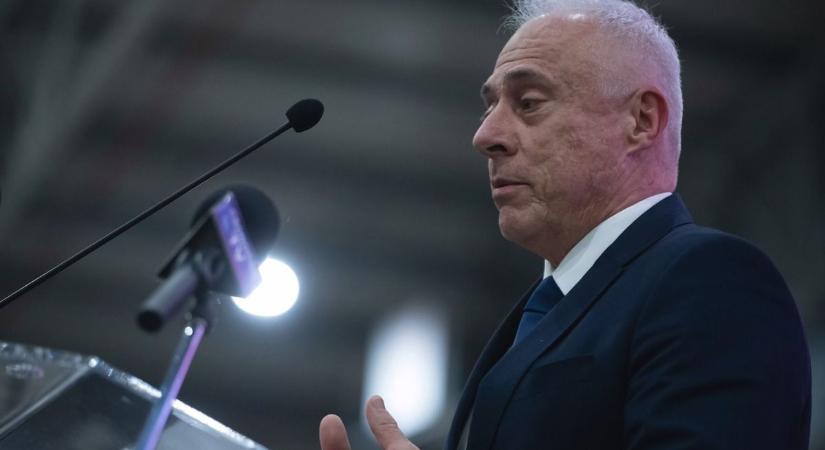 Szabó István: A választás tétje a biztos, vagy a bizonytalan