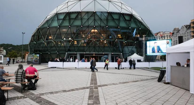 A Fidesz idén is a Bálnában várja a választás eredményét