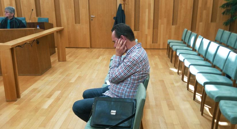 Volvo-per: hiába fogta be a fülét, rács mögé kísérték a volt konzult, az igazi elkövetők ellen soha nem indult eljárás