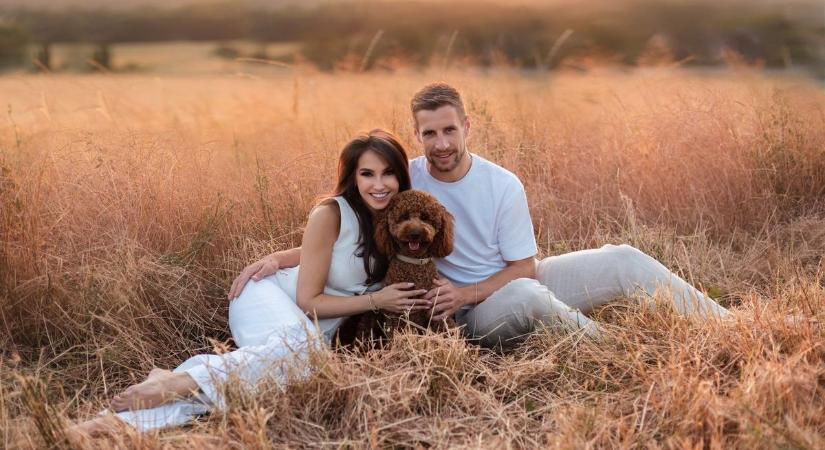 Varga Barnabás menyasszonya gyönyörű tengerparti fotókat posztolt Athénból