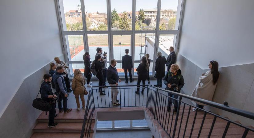 Fantasztikus átalakulás: a Vasvári és a Kodolányi is megújult (Galéria)