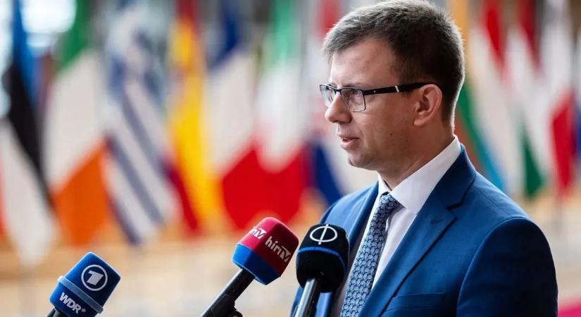 A kormánypártok jelöltjeinek plakátjain élik ki agressziójukat a felhergelt tiszások