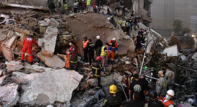 Súlyos izraeli légitámadások a Hezbollah ellen Libanonban, több mint kétszázan meghaltak