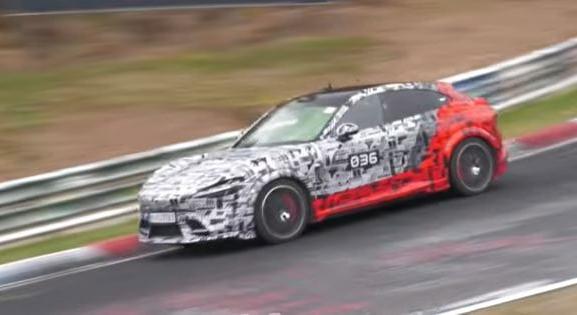 Ferrari-stílus és brutális erő: 1500 lóerő felett jön a Xiaomi új SUV-ja