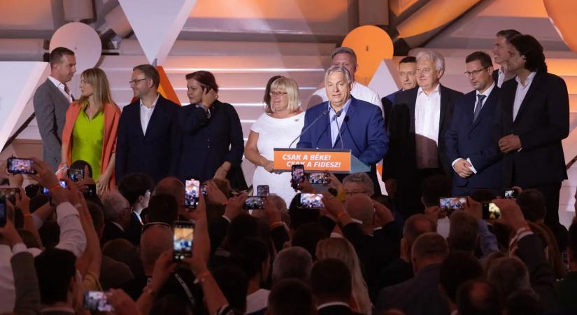 Itt várja a választási eredményeket a Fidesz és a Tisza