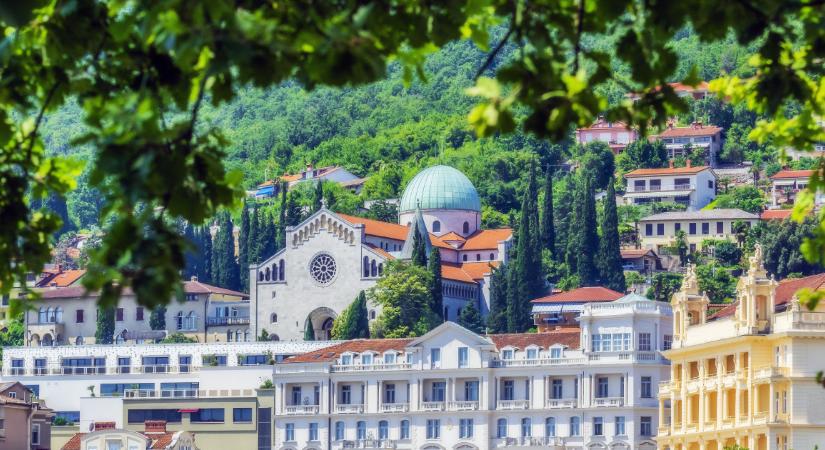 Április Opatijába a tavasz, a művészet, a rekreáció és a kiemelkedő rendezvények találkozását hozza