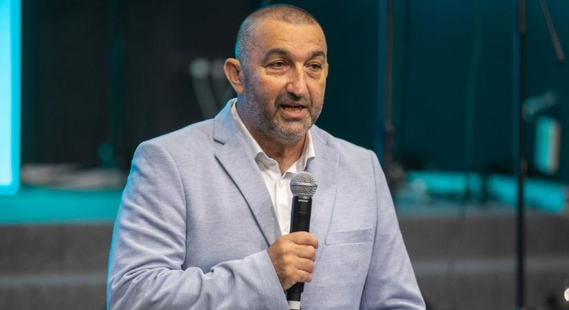 A Tisza „olcsó szavazatszerzési” akciója ellen szólalt fel a cigányság vezetője, Aba-Horváth István