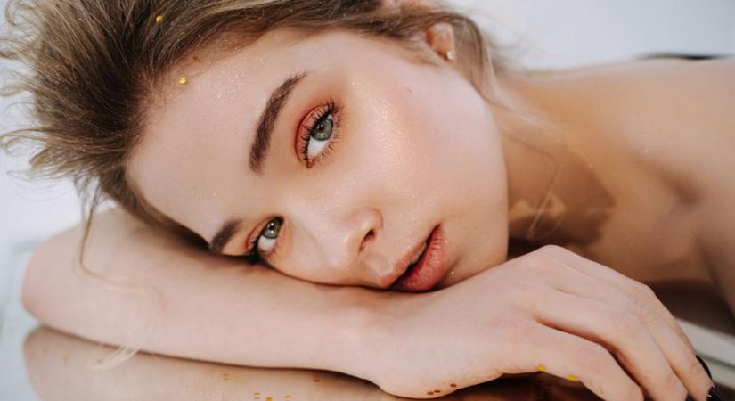 Így növelheted a szempilláidat, hogy ne kelljen pilláshoz járnod