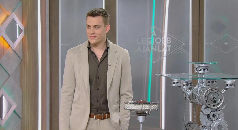 Autómotorból asztal? A legjobb ajánlat eladója különleges tárgyaival lepte meg a Felfedezőket