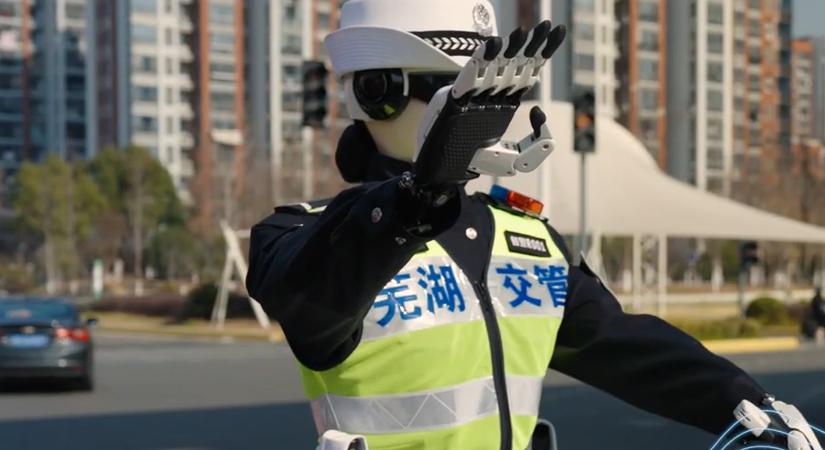 Valósággá vált: megjelentek az első robotzsaruk az utakon