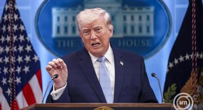 Donald Trump 50 százalékos büntetővámot jelentett be