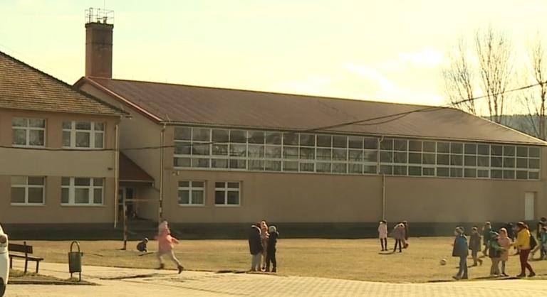 Megrázó részletekről számolt be a 10 éves kislány, akit egy hajléktalan próbált megerőszakolni és megölni Sárisápon