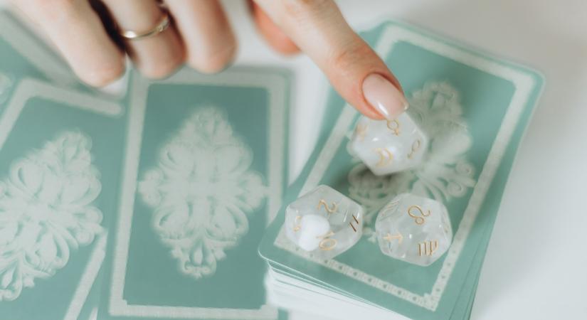 3 csillagjegynek nehéz időszak kezdődik a Tarot szerint