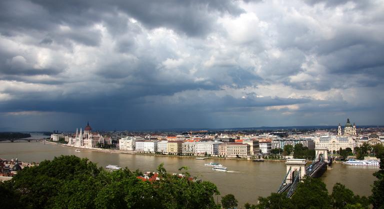 Megbolondul az időjárás, hózáporok és mínuszok is lehetnek