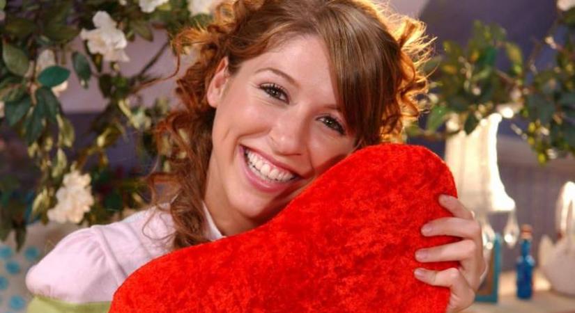 A Csacska angyal Florenciájaként minden lány rajongott érte 2004-ben: 43 évesen totál szőkén nem fogod felismerni