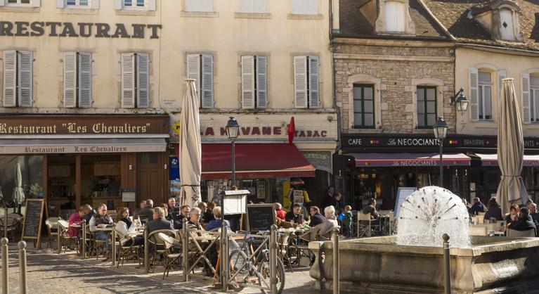 Nem tudják megvédeni a hagyományaikat a franciák, valahol felsírt egy croissant