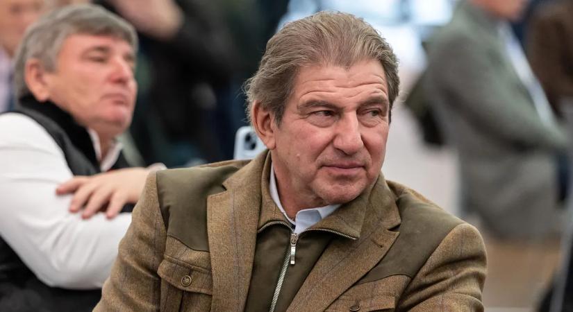 Alacsony fiúból ragyogó csatár – 70 éves lett Esterházy Márton