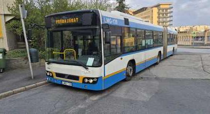 Új csuklós buszok jelentek meg Pécsen, mutatjuk, hogy hol lehet velük összefutni!