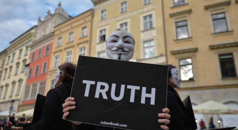 Az utcai demonstrációk kora lejárt, új utat kell találni az emberekhez