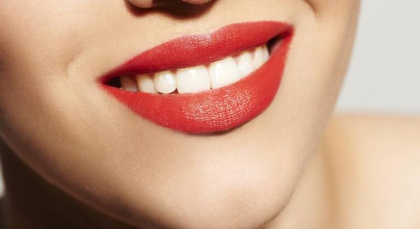 A 4 legerősebb fiatalító rúzsárnyalat, ami üdévé teszi az arcot – Eltüntetik a fáradtság jeleit is