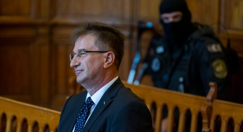 Fegyelmi vizsálat indulhat a vesztegetési ügye ellenére ügyvédként praktizáló Völner Pál ellen