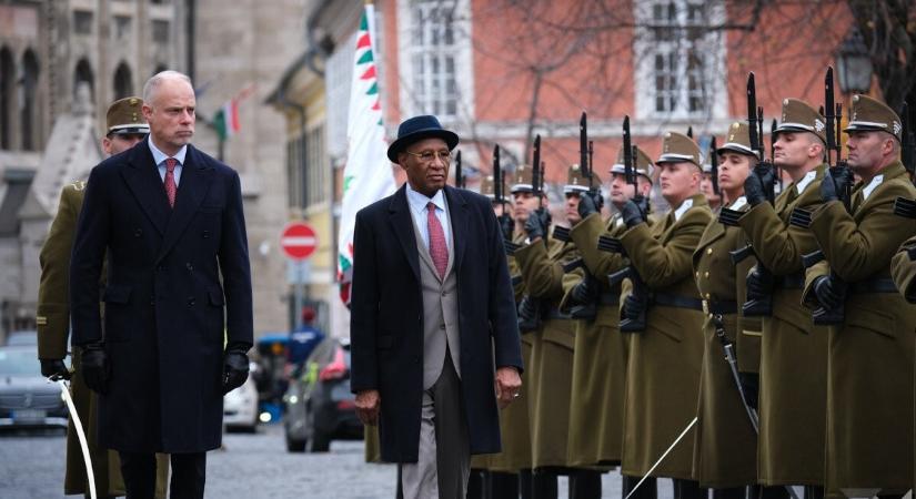 27 milliárdos terv a csádi misszióra: elkészült, de végül nem került a kormány elé