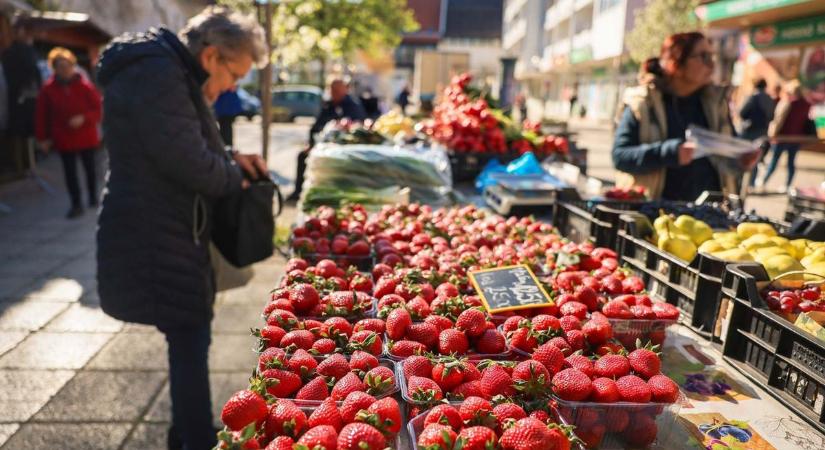 Aranyárban a magyar eper? Megnéztük, mennyit kérnek érte Egerben és Gyöngyösön