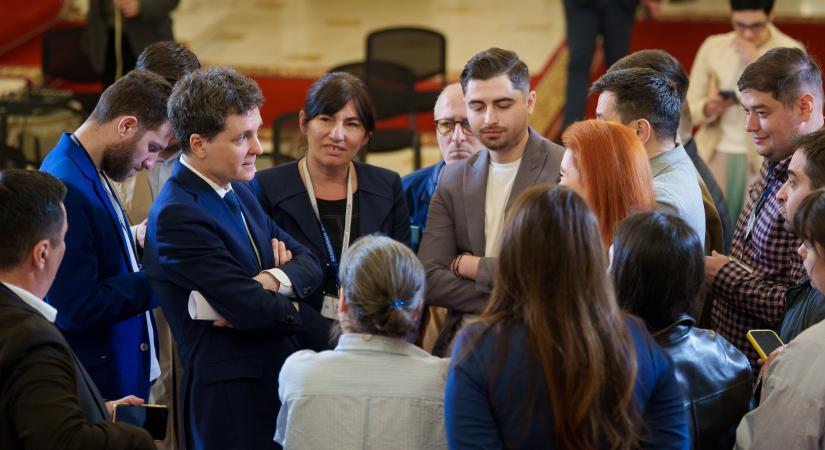 Nekiesett Nicuşor Dannak az USR