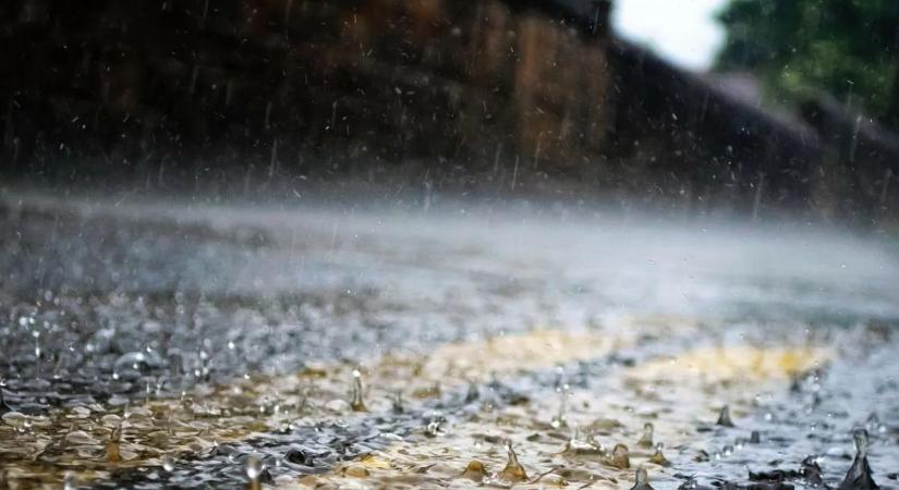 Elő az esőkabátokkal! — Ilyen időjárás vár ránk csütörtökön Tolna vármegyében