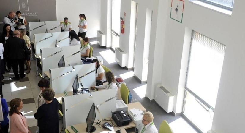 Módosul a kormányablakok nyitvatartása