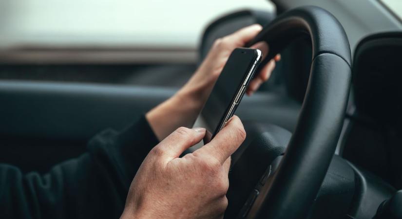 A figyelmetlenség ára – már egyetlen pillantás is balesethez vezethet