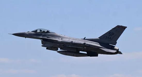 Botrány, hogy Ukrajna még mindig nem kapta meg Norvégiától a megígért F-16-os vadászgépeket