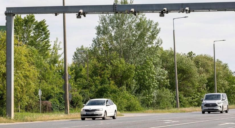 A Védát nem lehet átverni koszos rendszámmal, a szabálytalankodó autós lebukik