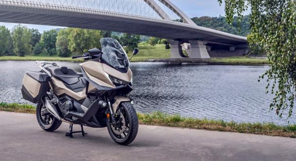 A megbízhatóság guruló szobrai – a Honda legújabb robogói