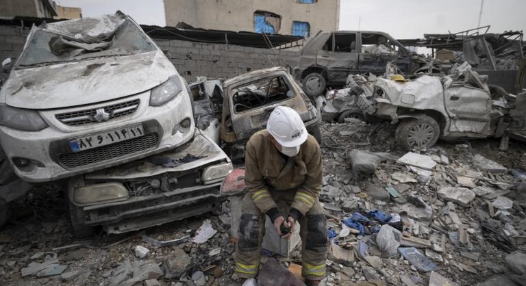 Izrael rúghatja fel a törékeny iráni tűzszünetet, ha továbbra is támad